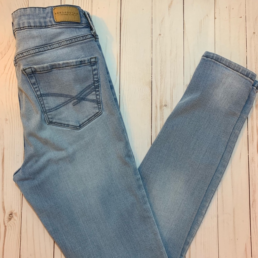 Aeropostale high waisted light wash skinny jeans